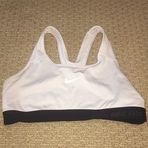White nike pro sports bra